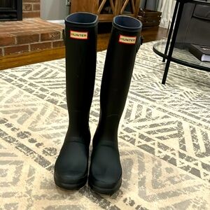 Black Hunter boots - EUC - worn once